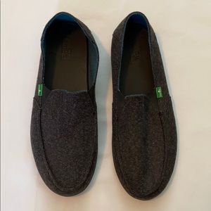 Men’s size 12 NWOT Gray Sanuk slip on shoes